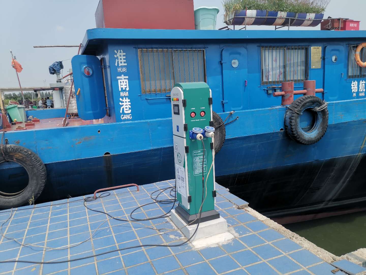 长江流域港口船舶强制使用岸电，严控燃油消耗、污染排放
