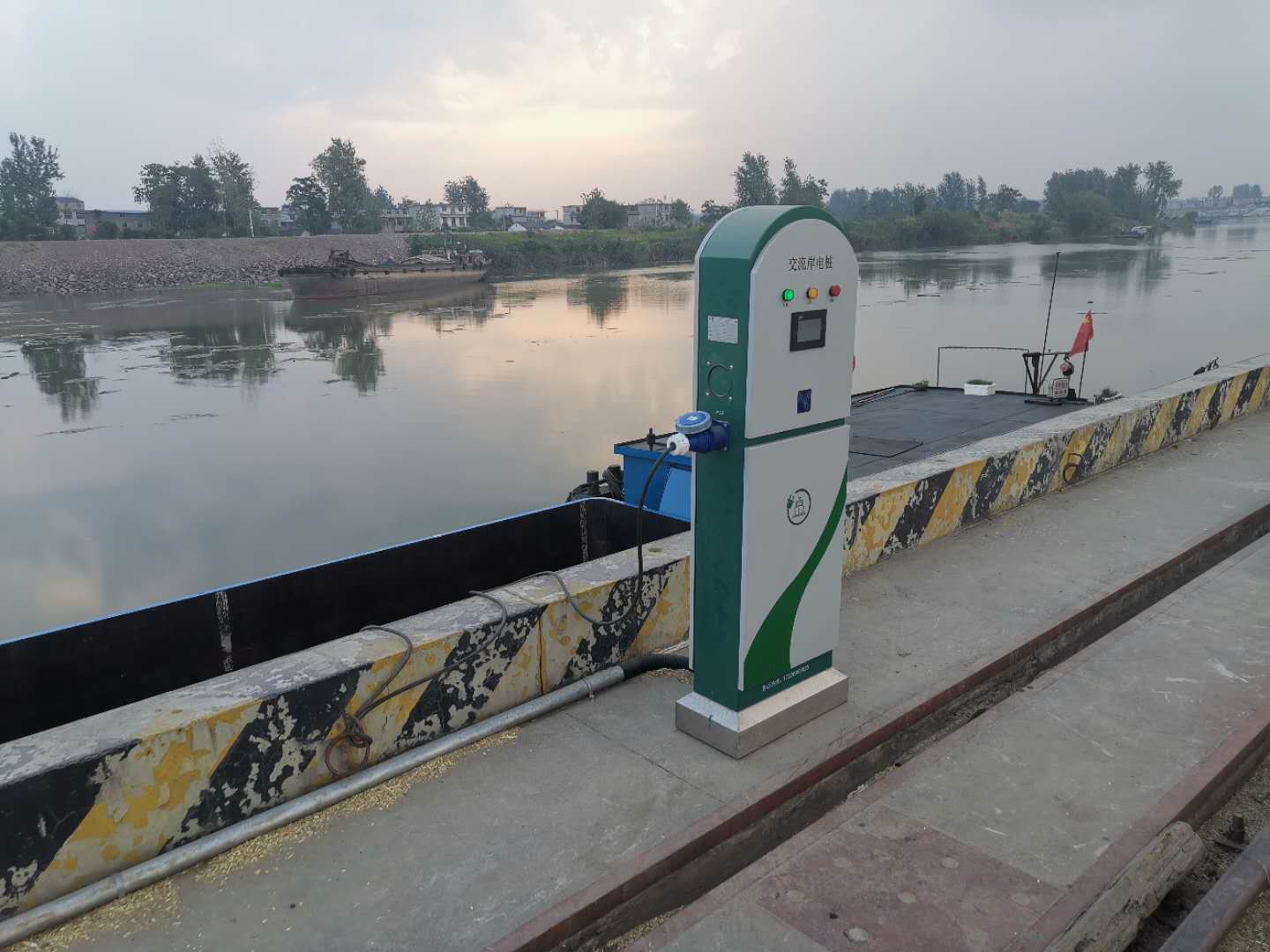 三峡坝上岸电实验区岸电使用量突破5000万千瓦时 减排效应显著