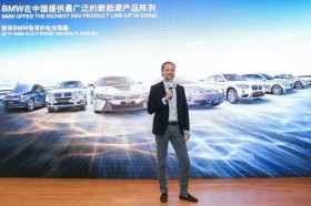 中国今年拟新增80万个充电桩，支持新能源车发展