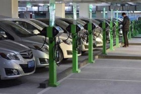 中国大力发展新能源汽车，但充电桩够么？