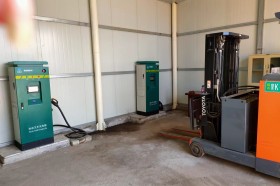 电动叉车充电如何与光伏储能等新能源系统结合?有何价值?